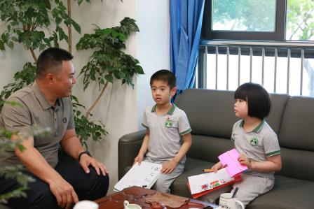 深圳市莲南教育集团安芳小学与安馨幼儿园、曦龙山庄幼儿园开展小幼衔接活动
