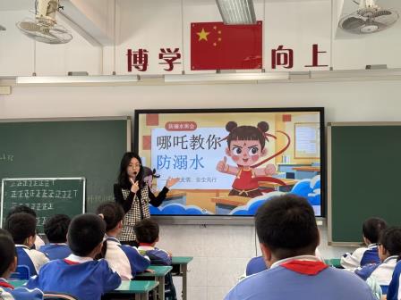 罗湖区第四责任区督学到深圳市梧桐小学开展“双减 +”专项督导