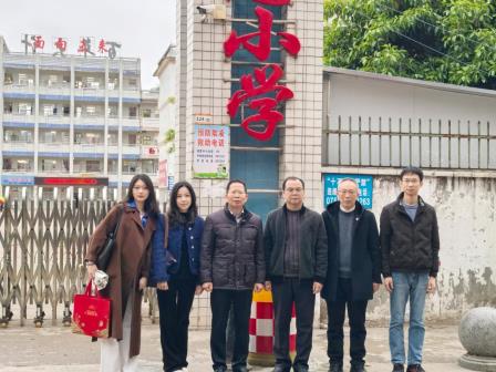 智慧送教 同心同行——罗芳小学赴怀集中洲镇中心小学开展“名优教师示范+AI赋能”送教送培活动