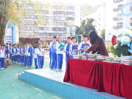 智慧送教 同心同行——罗芳小学赴怀集中洲镇中心小学开展“名优教师示范+AI赋能”送教送培活动