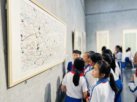 传承先锋精神，弘扬奋斗文化 ——深圳市罗湖区湖贝小学开展“行走的思政课”暨主题党日活动