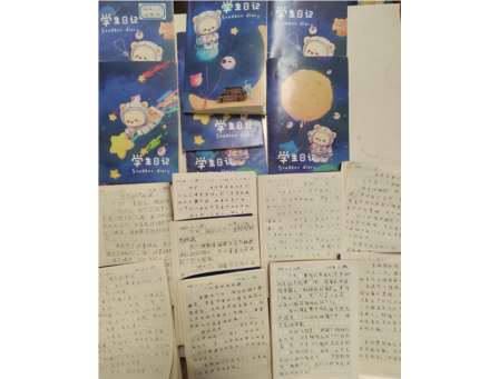 行走的思政课：“以英烈精神铸魂 用青春实践报国” ——深圳市罗湖未来学校与银湖蓝山社区联合开展爱国主义教育活动