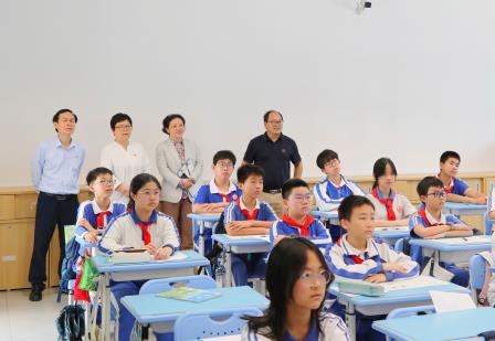 携手共研促衔接 小初贯通助成长  —— 布心中学与东晓小学联合开展小初贯通课程研讨活动  