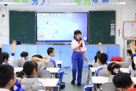 用故事传递爱心，以行动践行雷锋精神——深圳市仙桐实验小学开展“故事学长”活动
