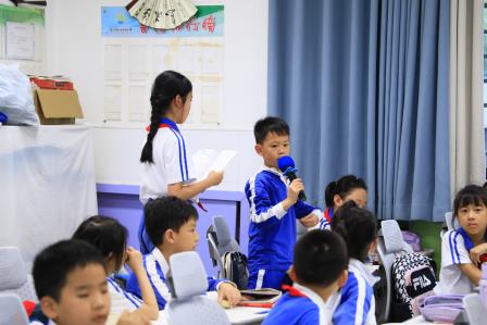 用故事传递爱心，以行动践行雷锋精神——深圳市仙桐实验小学开展“故事学长”活动