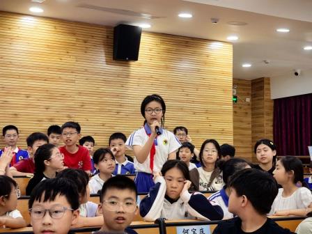 深圳市怡景小学举行仲春诗歌节暨第三届诗词大会