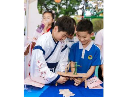 深圳市怡景小学举办2025仲春浪漫诗歌节：以诗为媒，育美润心——探索诗教多维融合路径，培根铸魂育新时代少年