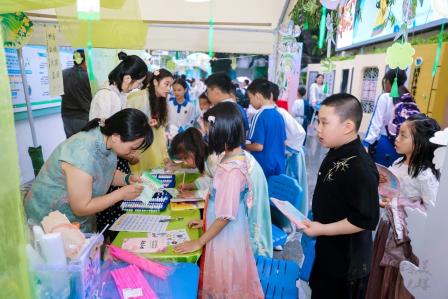 深圳市怡景小学举办2025仲春浪漫诗歌节：以诗为媒，育美润心——探索诗教多维融合路径，培根铸魂育新时代少年