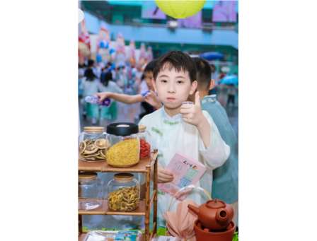 深圳市怡景小学举办2025仲春浪漫诗歌节：以诗为媒，育美润心——探索诗教多维融合路径，培根铸魂育新时代少年
