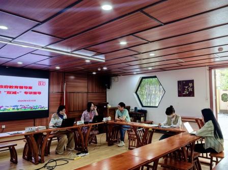 第五责任区督学到怡景小学开展“双减+”专项督导