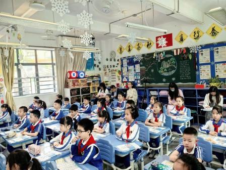第五责任区督学到怡景小学开展“双减+”专项督导