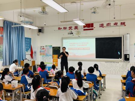 廉政知识记心中，少年警营树新风