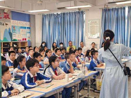 因爱相聚，花开有声——深圳市洪湖小学举行2025年春季家长开放日活动