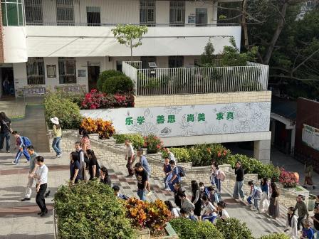 因爱相聚，花开有声——深圳市洪湖小学举行2025年春季家长开放日活动