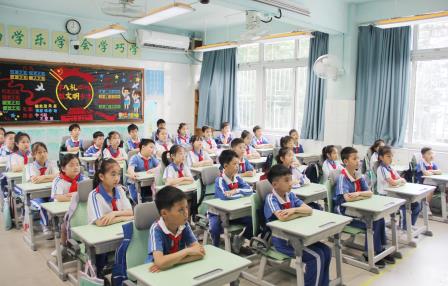 共探中华民族伟大复兴之路 ——深圳市南湖小学开展校长课堂第十讲
