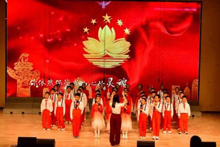 “美育一件事”松涛铮铮亮点闪耀 “同唱一阙歌”泉韵琅琅风采彰显 ——深圳市松泉实验学校开展“唱响时代旋律，诵读家国情怀”班级风采展系列活动