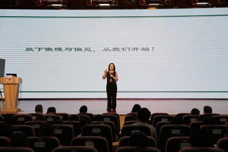携手共育，筑梦未来——老猫校长李巍走进罗湖小学开展家校共育经验交流