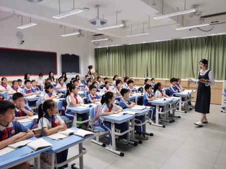 罗湖区第四责任区到东晓小学开展“双减+”专项督导