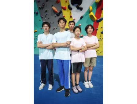 岩壁少年冲霄汉！松泉学子陈济轩问鼎全国攀岩亚军，强势入围国家队少年预备队