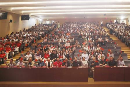 唱响青春旋律，展现班级风采 ——深圳北理莫斯科大学附属布心中学第35届“问道以美”音乐节暨班歌合唱比赛圆满落幕