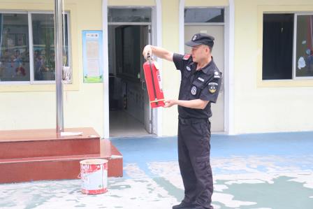 景园实验小学举行2025年度春季消防疏散演练