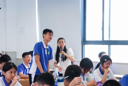 视导引领强师能，精准赋能启新程——罗湖区教科院专家团队莅临翠园文锦中学开展“新教师过关考核暨初三考教衔接”专项视导活动