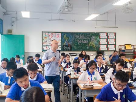 视导引领强师能，精准赋能启新程——罗湖区教科院专家团队莅临翠园文锦中学开展“新教师过关考核暨初三考教衔接”专项视导活动