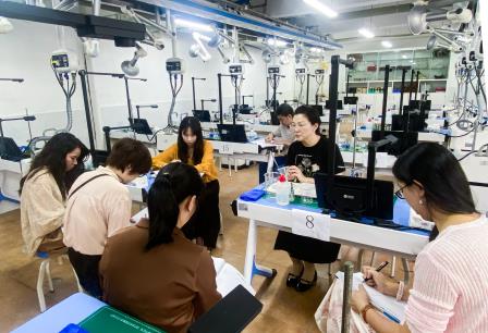 视导引领强师能，精准赋能启新程——罗湖区教科院专家团队莅临翠园文锦中学开展“新教师过关考核暨初三考教衔接”专项视导活动