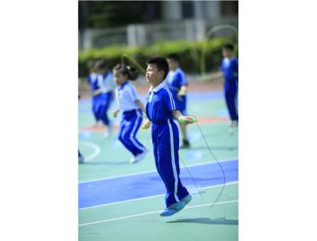绳舞飞扬 跃动童年——华丽小学开展春季运动会跳绳比赛