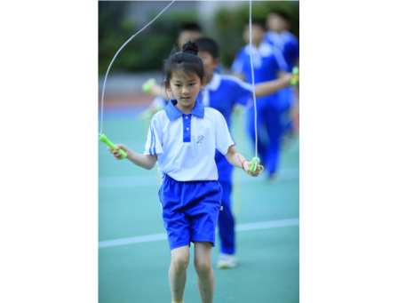绳舞飞扬 跃动童年——华丽小学开展春季运动会跳绳比赛