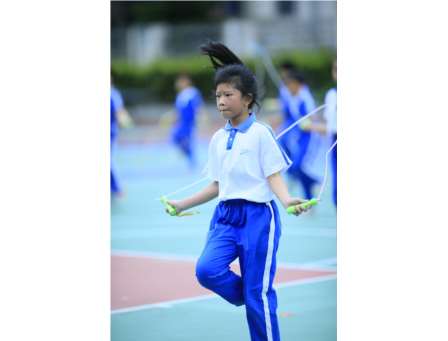 绳舞飞扬 跃动童年——华丽小学开展春季运动会跳绳比赛