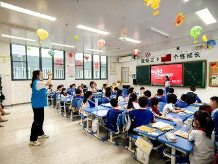 小讲师引领 共筑绿色未来 ——翠北实验小学开展“人类的影响”环保主题实践活动