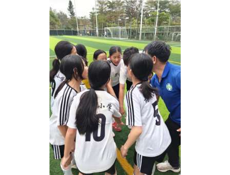 山海征程，铿锵梧桐 —— 深圳市梧桐小学女子足球队荣获罗湖区校园足球联赛亚军