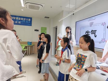 童心筑桥，尊重启航 ——翠竹外国语实验学校心理戏剧社引领友善交往新风潮