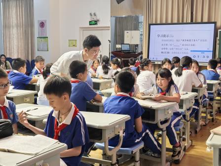 AI赋能转变学习方式，合作学习培育核心素养——深圳市碧波小学与福田区东海实验学校举行联合教研活动