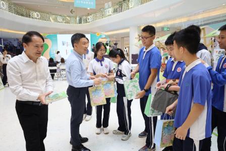 春日书香满罗湖—罗湖实验学校精彩亮相区春日阅读市集