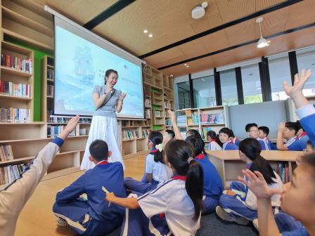 罗湖未来学校“博士+五维成长领读活动”点亮世界读书日