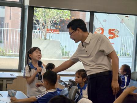深化素养导向 探索贯通培养 ——罗外初中校长陈兴平赴莲南小学开展科普讲座   
