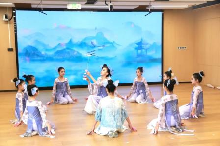 诗韵飘香浸校园，经典传承谱新篇 —— 布心小学首届中国诗词大会圆满礼成