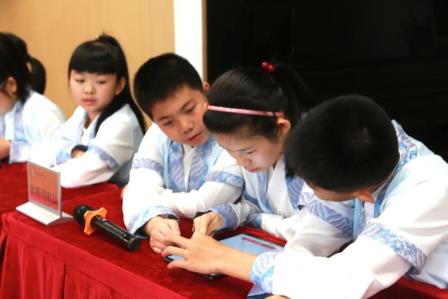 诗韵飘香浸校园，经典传承谱新篇 —— 布心小学首届中国诗词大会圆满礼成