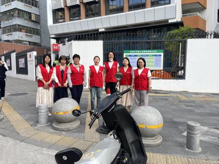 文明交通   安全出行——东晓小学党总支开展“一盔一带”宣传劝导行动