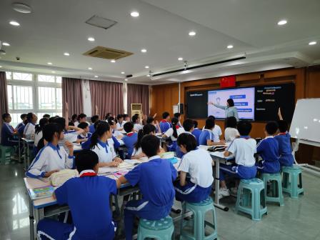 荷韵课堂绽新彩,审辩思维润童心 ——洪湖小学“审辩式”英语课堂模式教研活动​