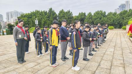 英烈魂铸深港脉 少年志承家国心 ——深港姊妹学校共赴深圳革命烈士陵园祭扫