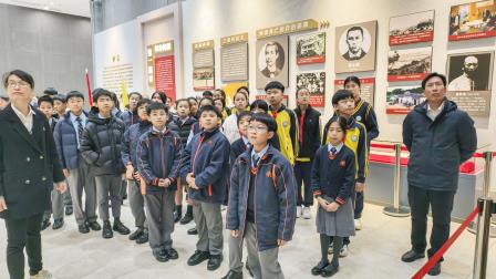 英烈魂铸深港脉 少年志承家国心 ——深港姊妹学校共赴深圳革命烈士陵园祭扫