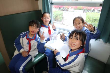 “三趟快车探秘，感受深港情谊”草埔小学开启每周半天计划课程