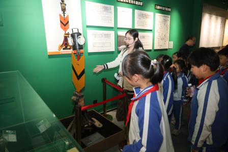 “三趟快车探秘，感受深港情谊”草埔小学开启每周半天计划课程
