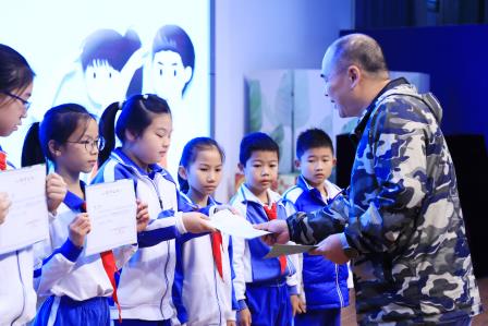 以敬为帆，逐光而行——深圳市仙桐实验小学举行养成教育主题月“敬少年”月总结暨表彰大会