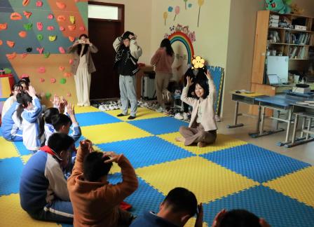 星光同频 悦纳同行 ——淘金山小学开展孤独症关爱科普活动