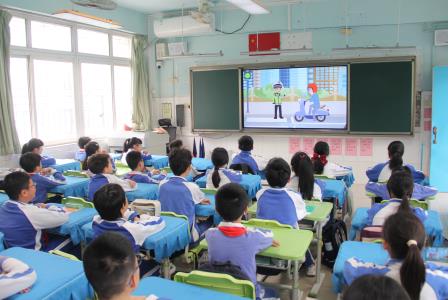 聚焦文明出行，共筑美好旅途 ——南湖小学开展校长课堂第八讲