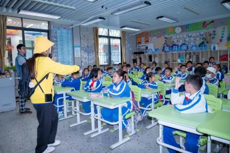 莲塘学子探锦绣中华，民俗村中悟传统文化